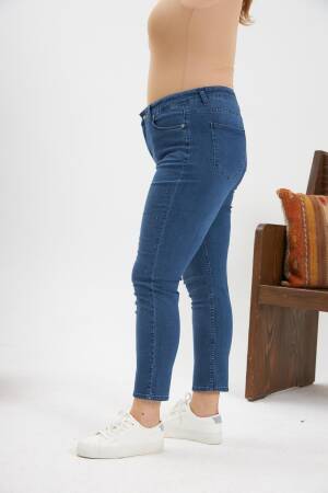 Casual Mom Jeans With Skinny Leg