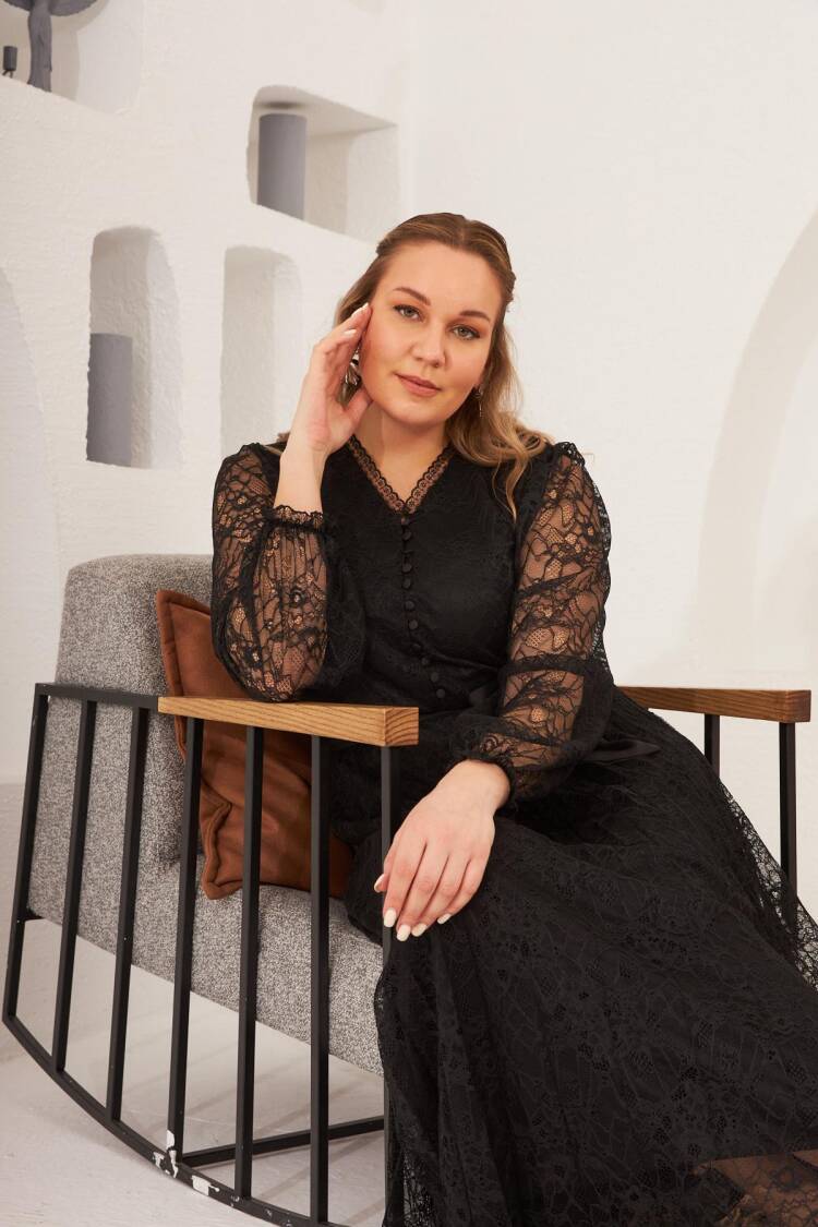Collar Detailed Plus Size Black Lace Dress