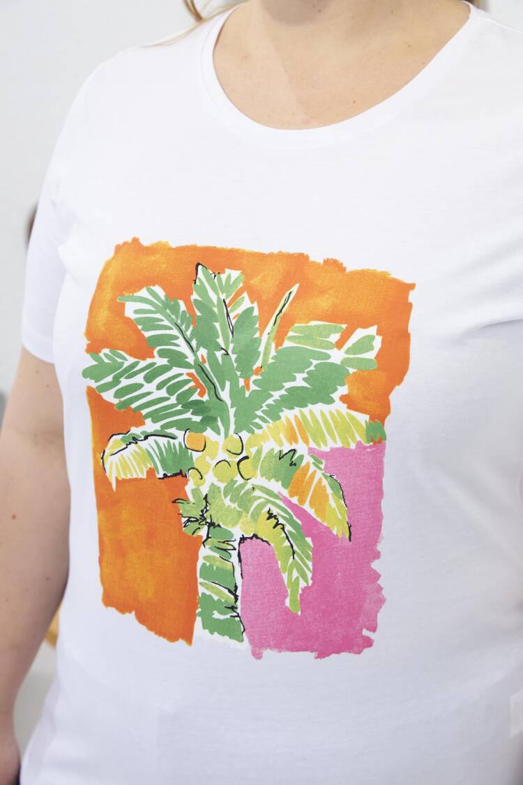 Casual Plus Size Tshirt With Tropical Color Block