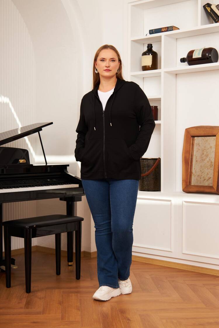 Sweatshirt With Hooded Neck And Long Sleeves