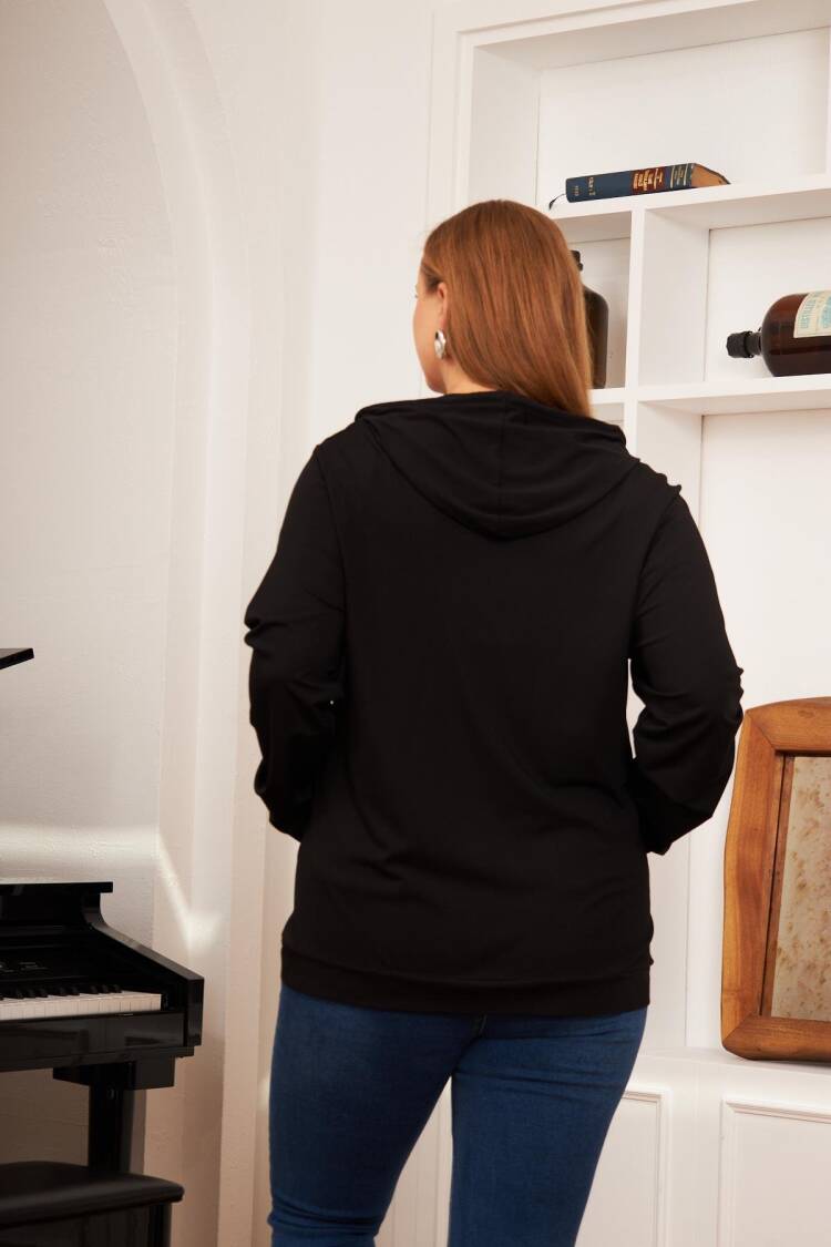 Sweatshirt With Hooded Neck And Long Sleeves
