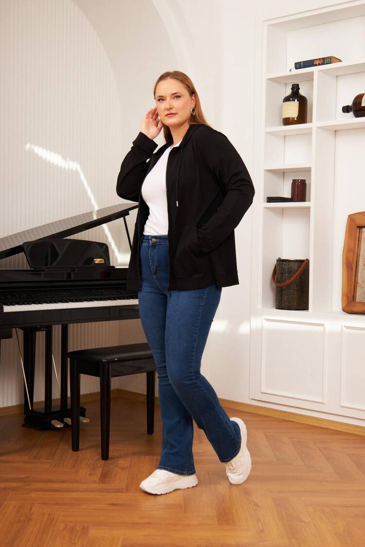 Sweatshirt With Hooded Neck And Long Sleeves