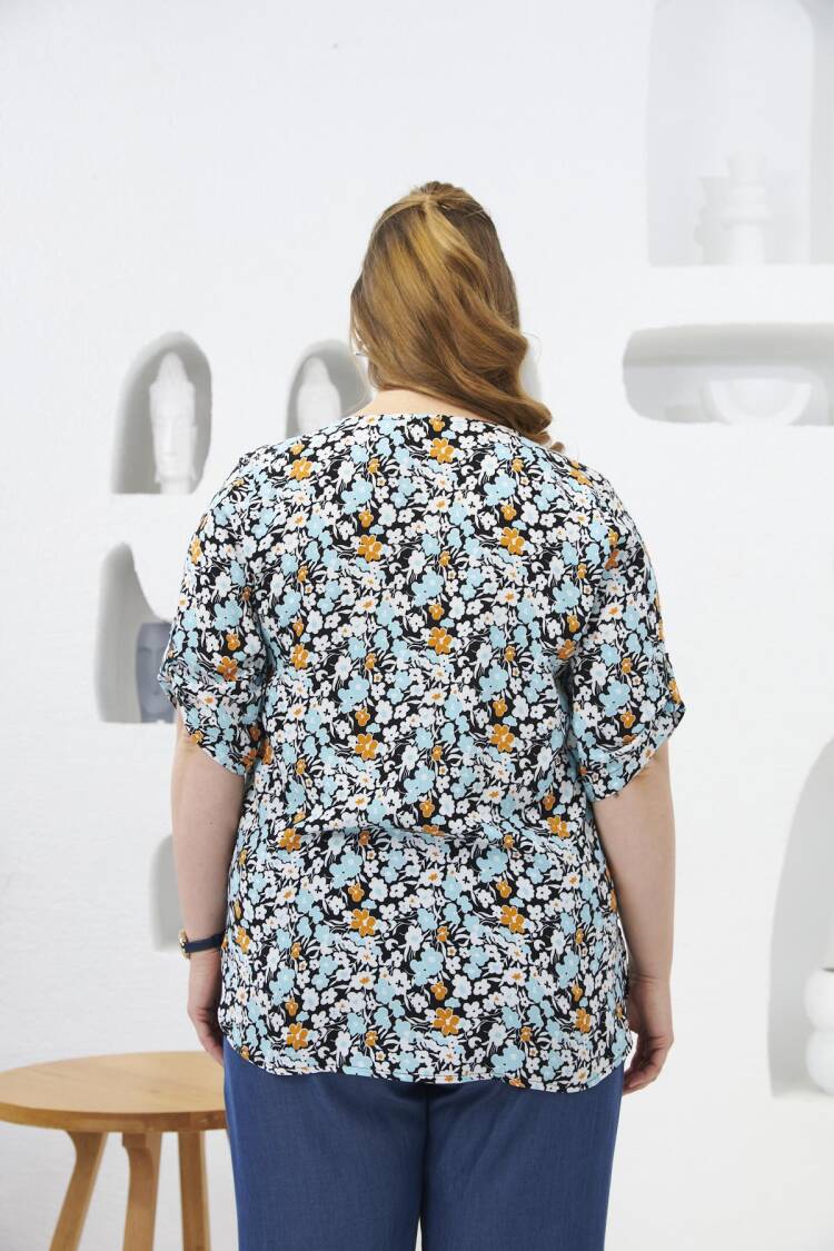 Chamomile Print Dominant Collar Plus Size Blouses Baby Blue