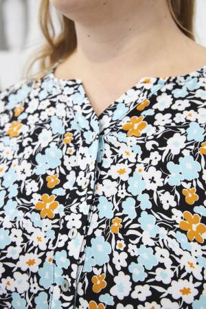 Chamomile Print Dominant Collar Plus Size Blouses Baby Blue