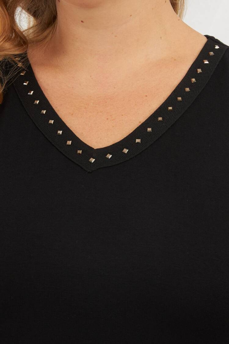 Plus Size Sleeveless V-Neck Blouse