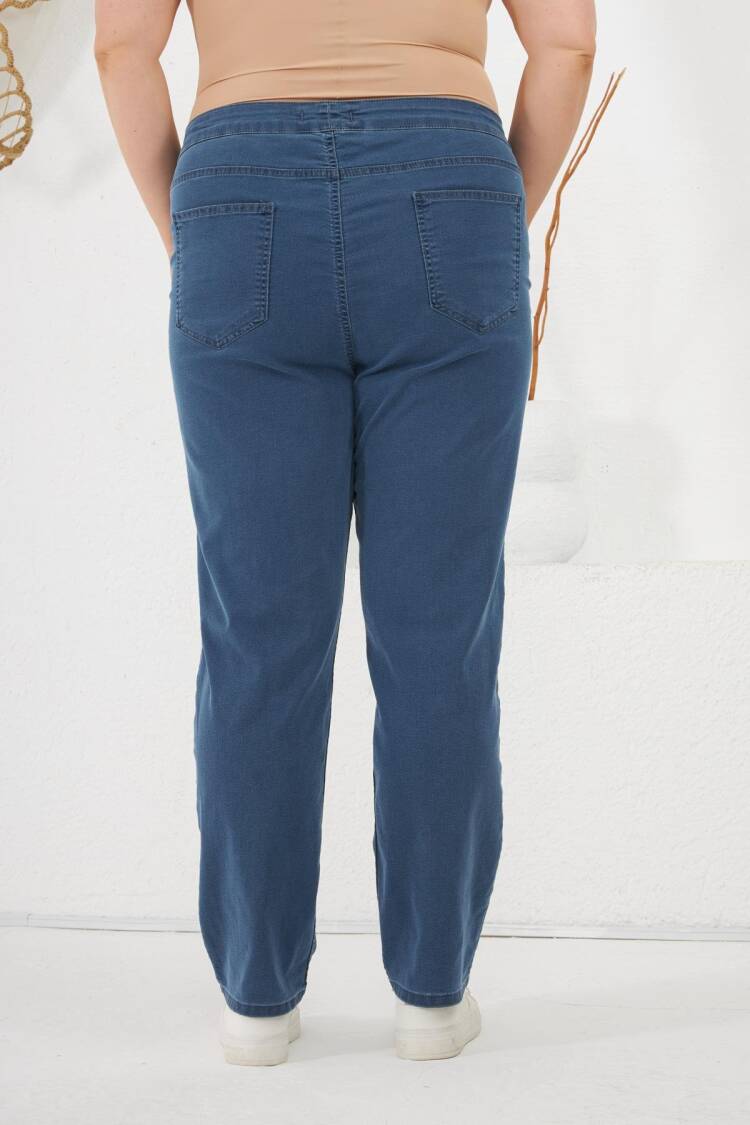 Blue Casual Plus Size Mom Jeans With Buttoned Closure