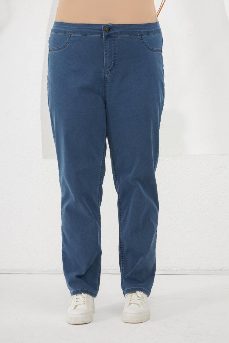 Blue Casual Plus Size Mom Jeans With Buttoned Closure