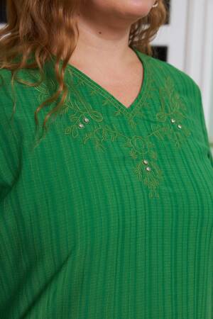 Ethnic Plus Size Blouse With V-Neck