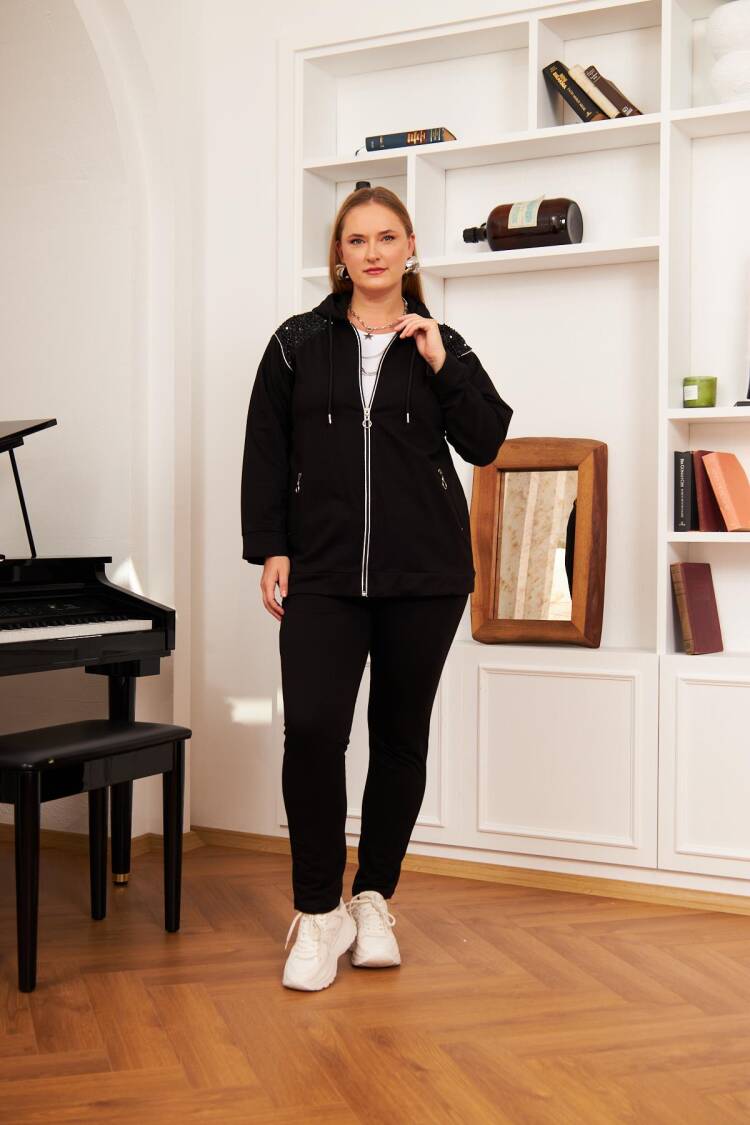 Black Tracksuit With Slim Fit And Hooded Neck