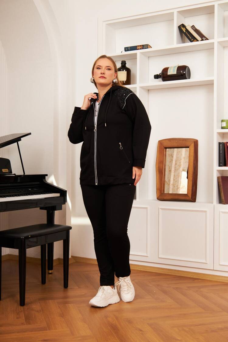 Black Tracksuit With Slim Fit And Hooded Neck