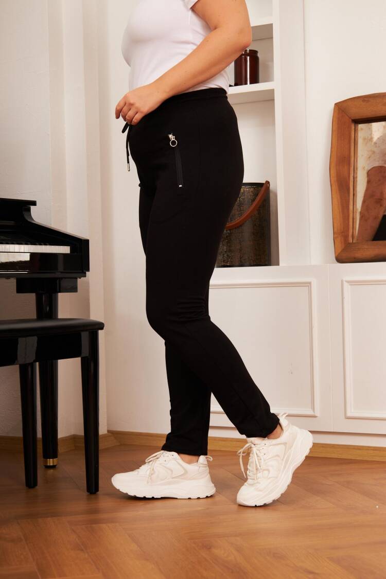 Black Tracksuit With Slim Fit And Hooded Neck