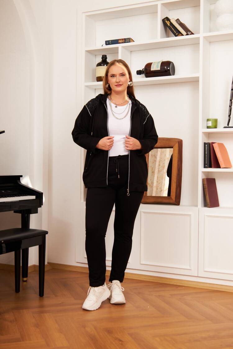 Black Tracksuit With Slim Fit And Hooded Neck