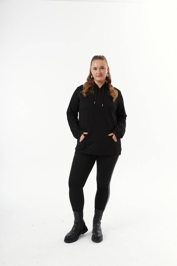 Sweatshirt With Hooded Neck - Casual Plus Size