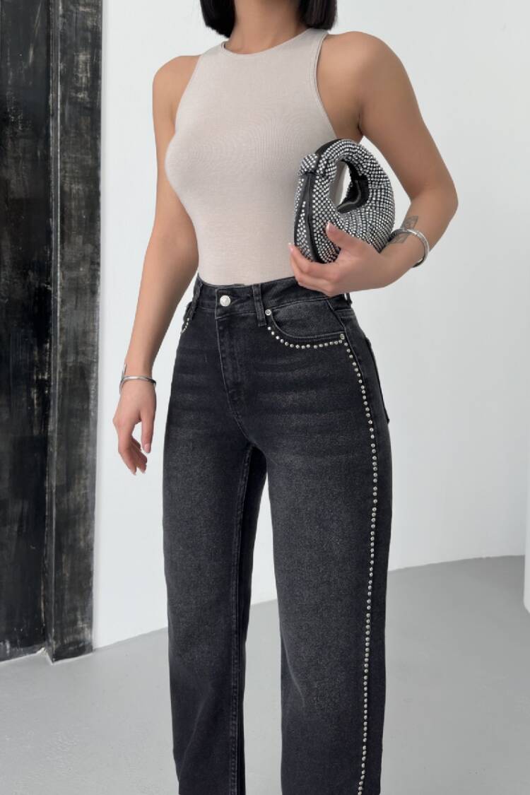 Straight Jeans With Stones