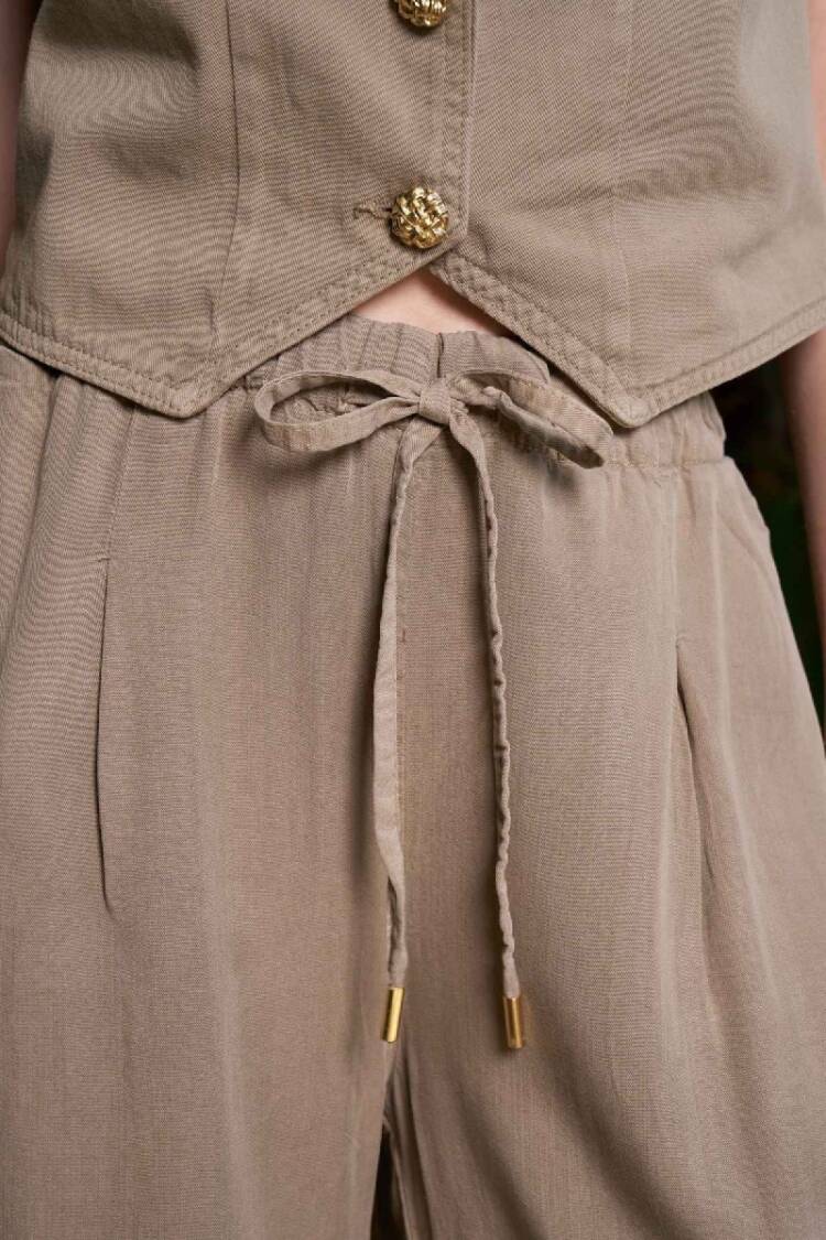 Elastic Linen Pants With Leg Detail