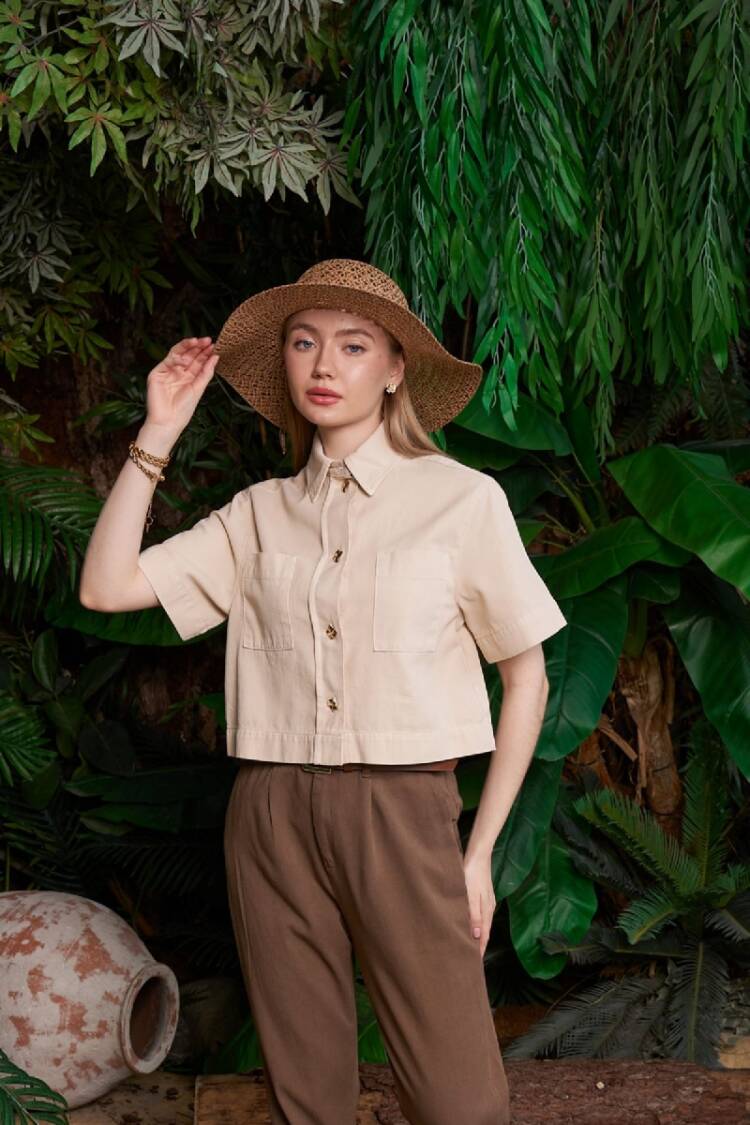 Beige Casual Shirt With Notched Neck And Half Sleeves