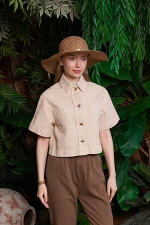 Beige Casual Shirt With Notched Neck And Half Sleeves