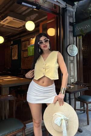 Slim Fit Crop Vest