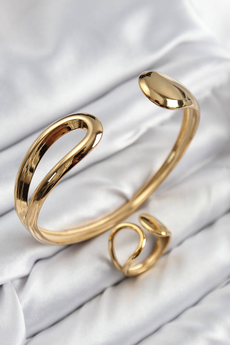 Brass Discrete Pattern Gold Color Bangle Ring Set