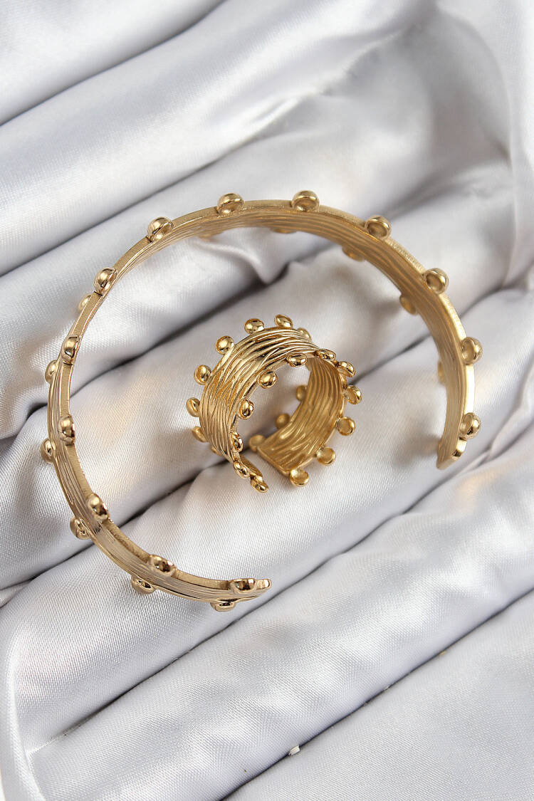 Brass Heel Pattern Gold Color Bangle Ring Set