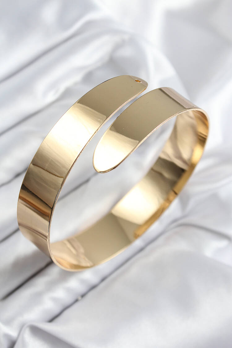 Brass Spiral Pattern Gold Color Pitch Bracelet