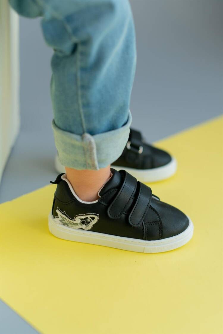 Wholesale Embroidered Sports Shoes for Baby Boys 21-27 EU - Brand: Firststep - Kids & Baby Clothes Wholesale - Globality Store