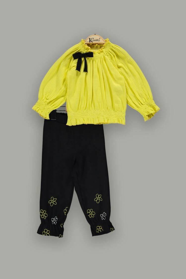 Wholesale Girls 2-Piece Pants Set with Blouse 2-5Y - Brand: Kumru Bebe - Kids & Baby Clothes Wholesale - Globality Store