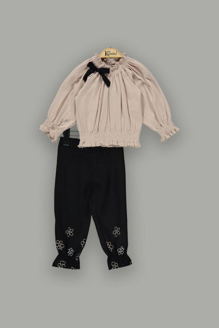 Wholesale Girls 2-Piece Pants Set with Blouse 2-5Y - Brand: Kumru Bebe - Kids & Baby Clothes Wholesale - Globality Store