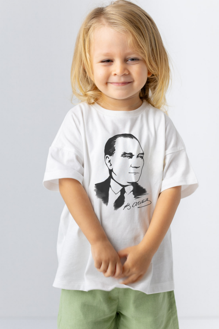 Wholesale Unisex Kids Atatürk Printed Short Sleeve T-shirt 4-12Y - Brand: Zeyland - Kids & Baby Clothes Wholesale - Globality Store