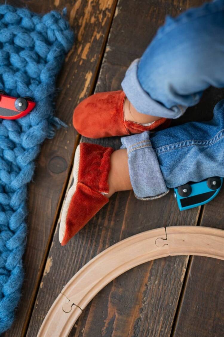 Wholesale Unisex Kids Velvet Slippers 17-26 EU - Brand: Firststep - Kids & Baby Clothes Wholesale - Globality Store