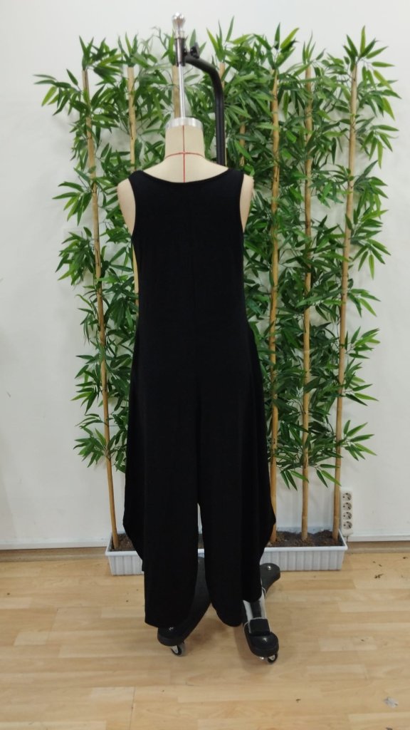 Women's Strappy Long Viscose Jumpsuit With Round Neck Pockets