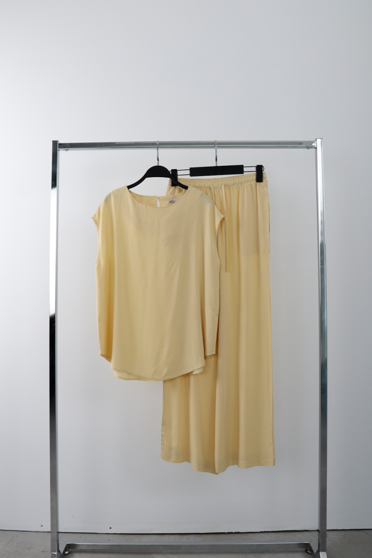 Beige Blouse With Cap Sleeve And Round Neck - Brand: Cream Rouge - Women & Kids, Baby Clothes Wholesale - Globality Store