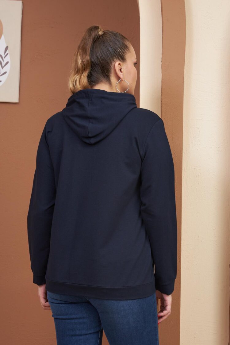 Sweatshirt With Hooded Neck - Casual & Sport