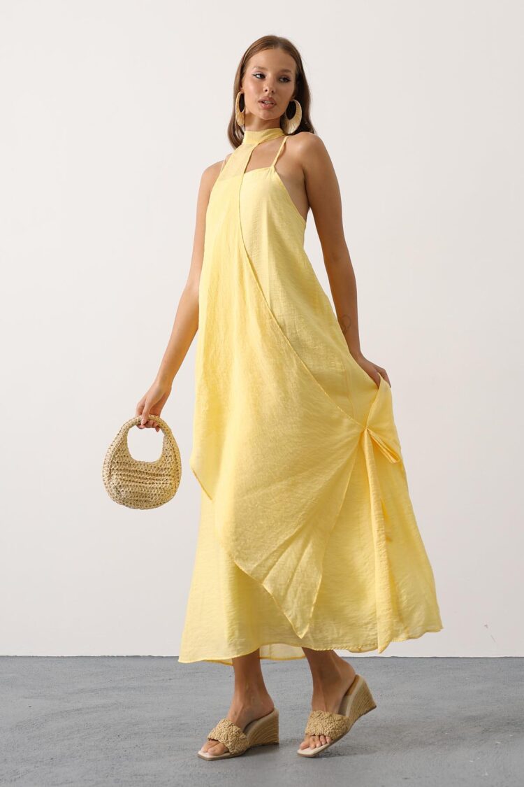 ElegantSlip Dress With Halter Neck And Cap Sleeves