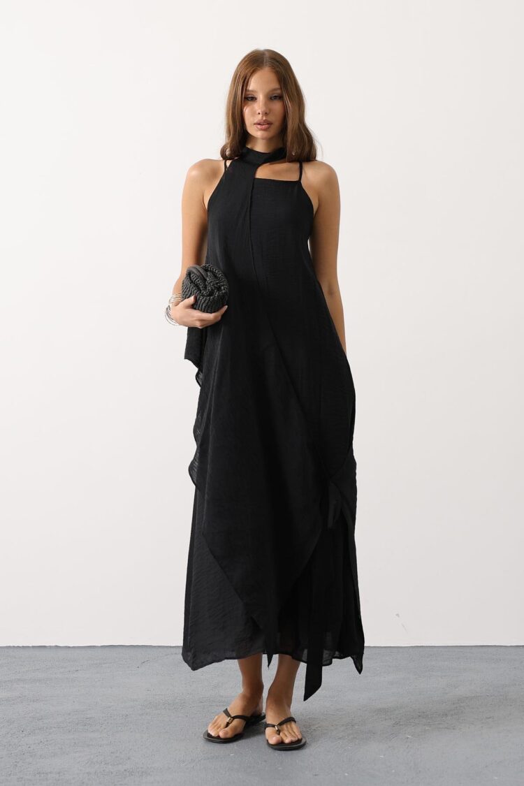 ElegantMaxi Shift Dress With High Neck