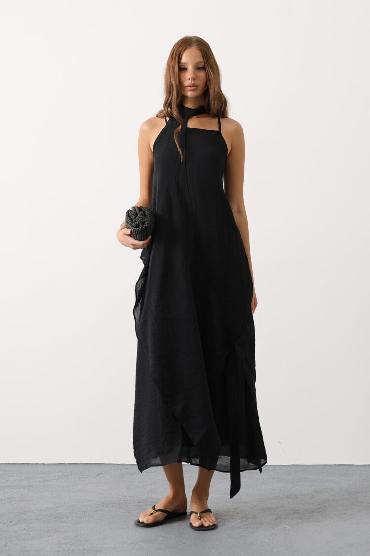 ElegantMaxi Shift Dress With High Neck