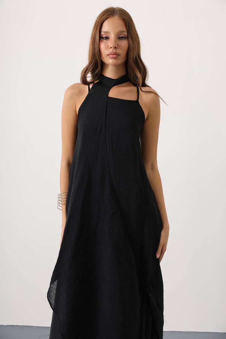 ElegantMaxi Shift Dress With High Neck