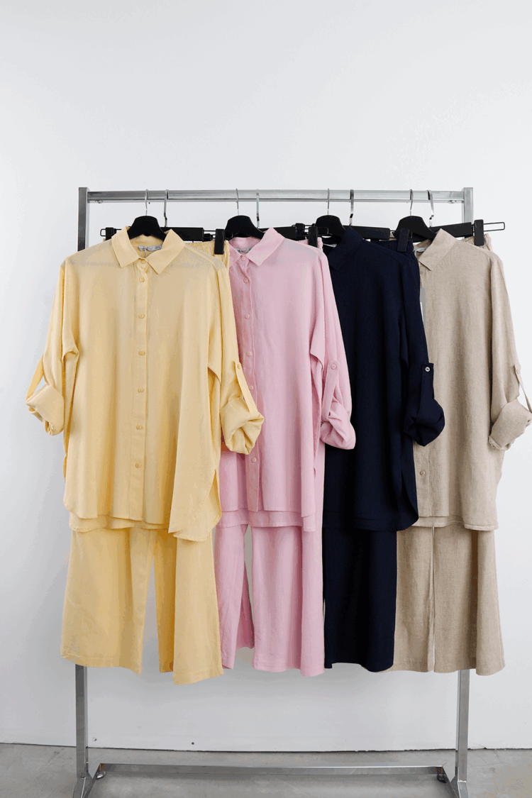 Shirt With Polo Neck And Long Sleeves