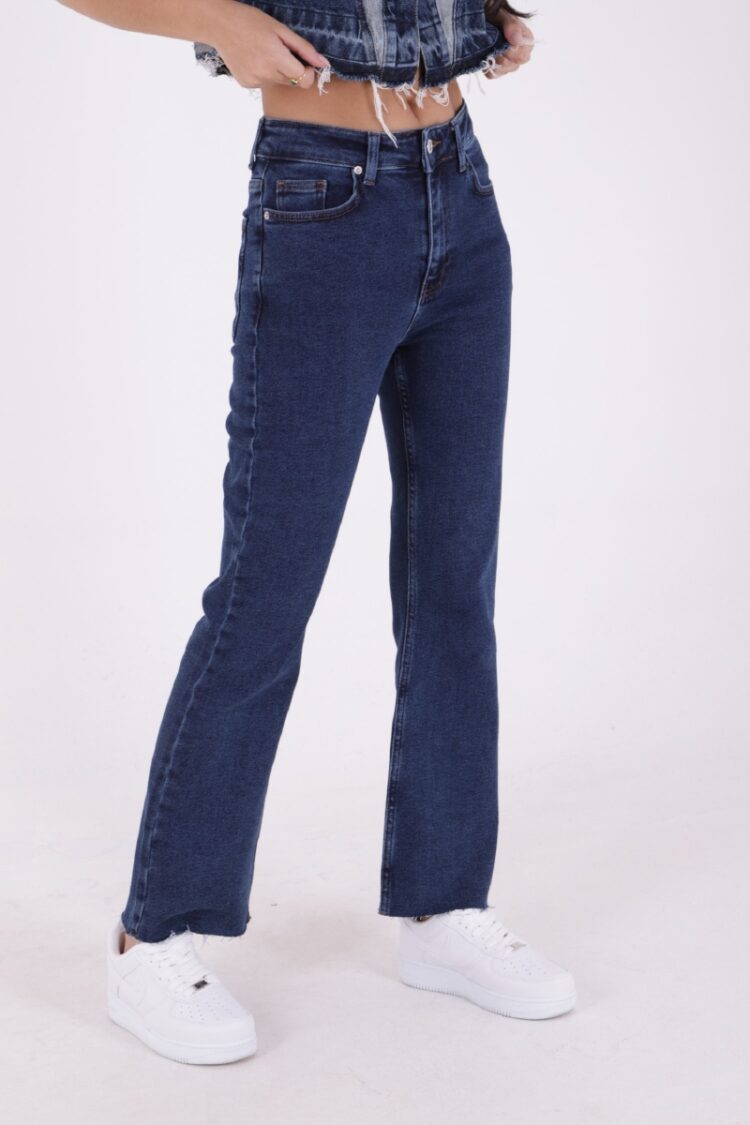 Mom Jeans With High Waist And Straight Leg