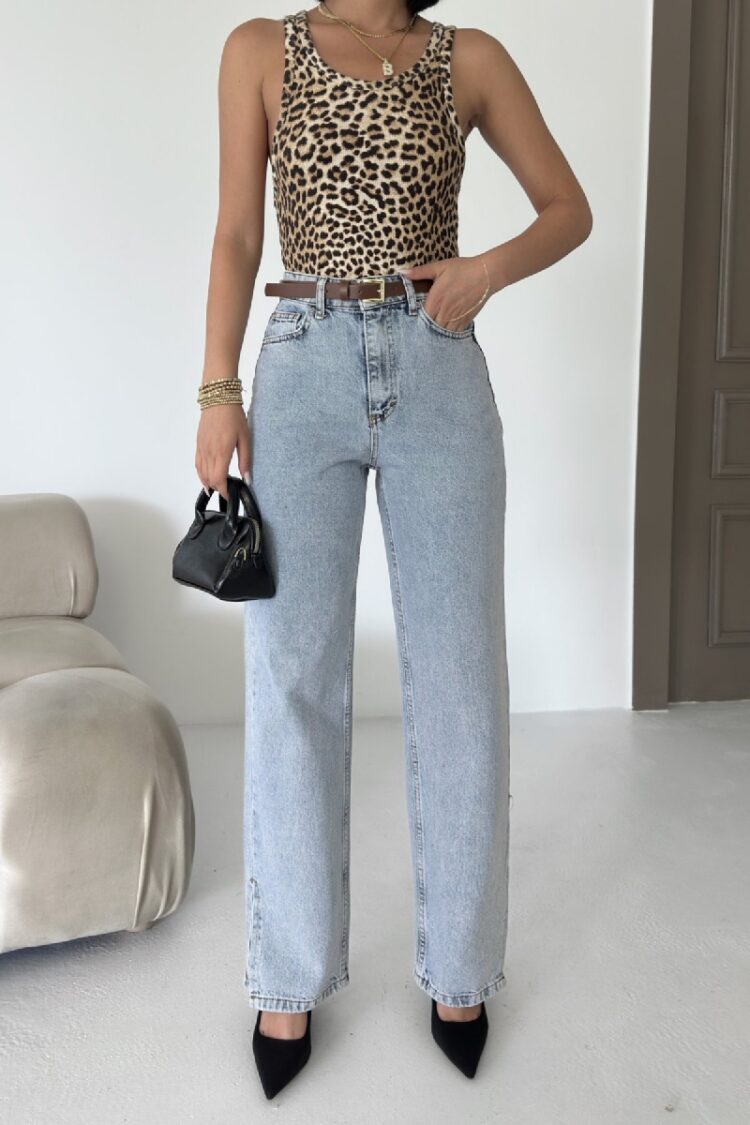 Mom Jeans With High Waist And Straight Leg - Brand: XLove - Women & Kids, Baby Clothes Wholesale - Globality Store