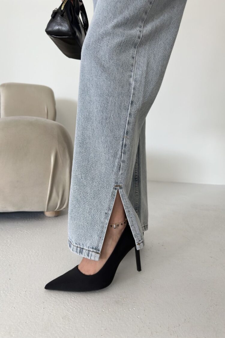 Mom Jeans With High Waist And Straight Leg