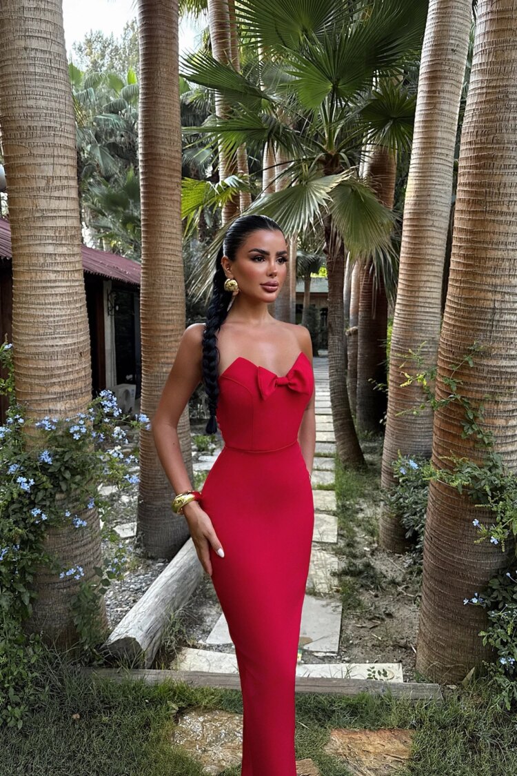 Glamorous Bodycon Dress With Sweetheart Neck
