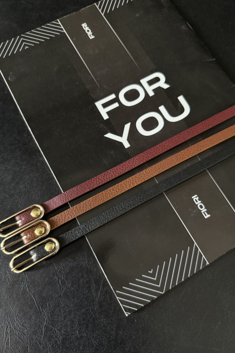 Women's Belt With Thin Buckle