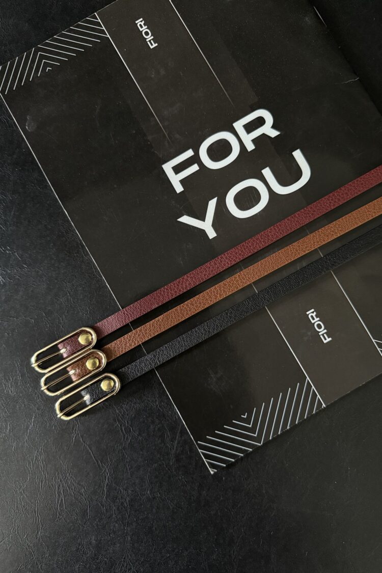Women's Belt With Thin Buckle