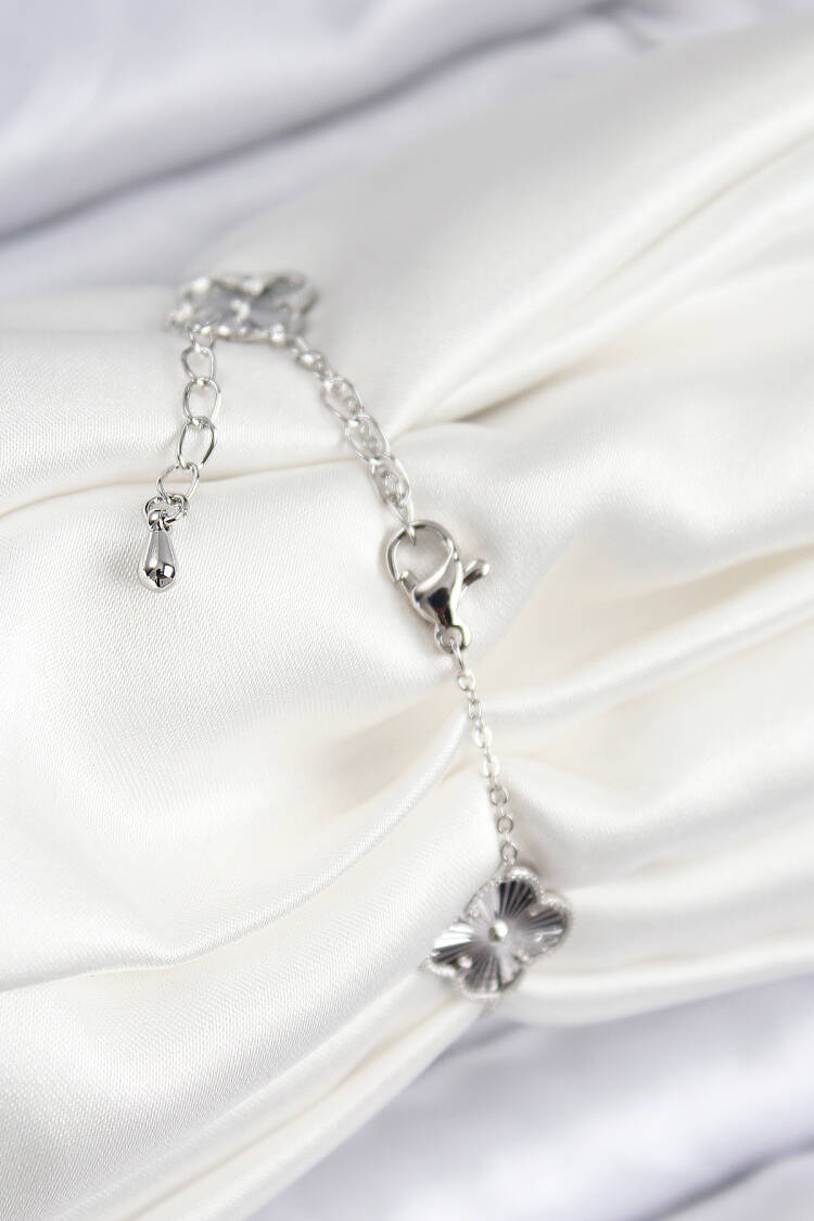 Vip Brass Clover Pattern Silver Color Women's Bracelet