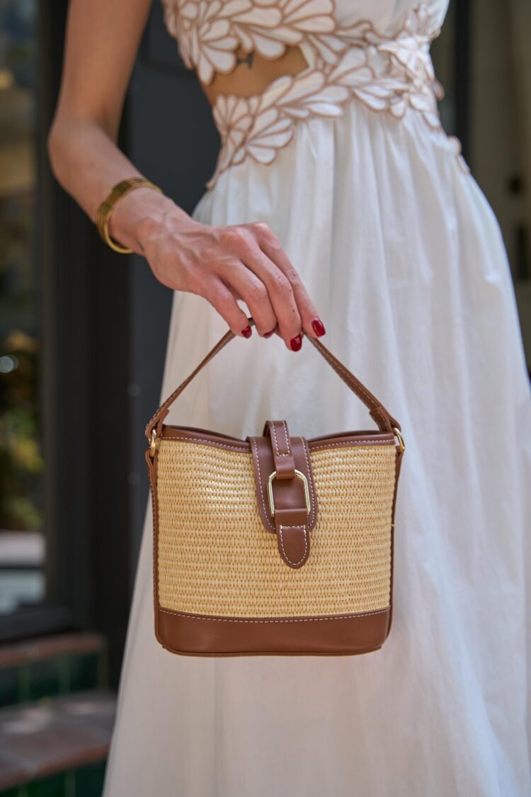 Modern Design Buckle Hand and Shoulder Bag Taba Mesh