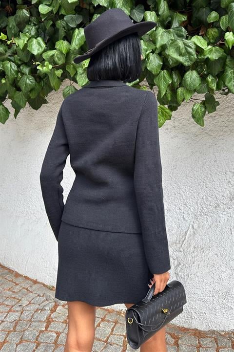 Elegant Set With Pencil Skirt
