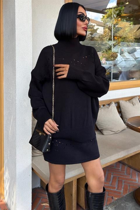Set With Turtle Neck And Bodycon Mini Skirt