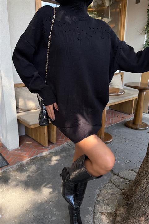 Set With Turtle Neck And Bodycon Mini Skirt