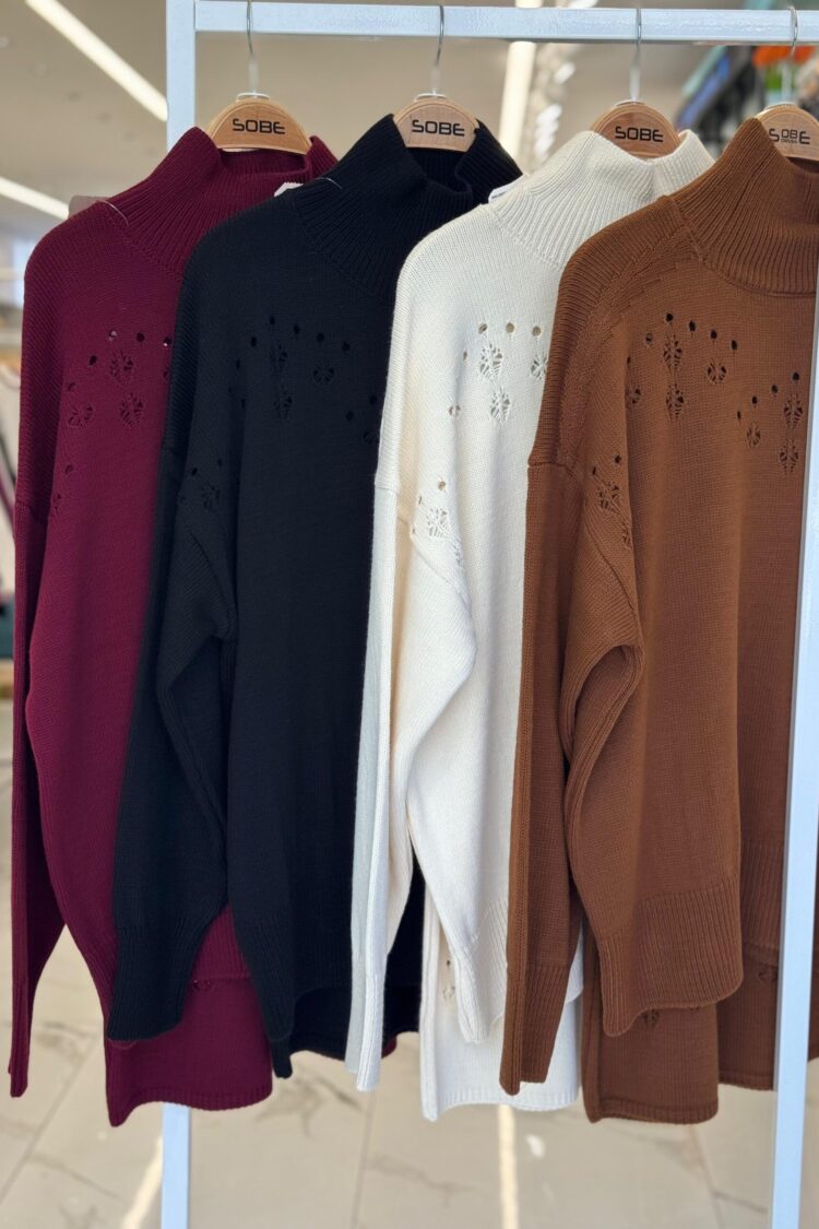 Set With Turtle Neck And Bodycon Mini Skirt